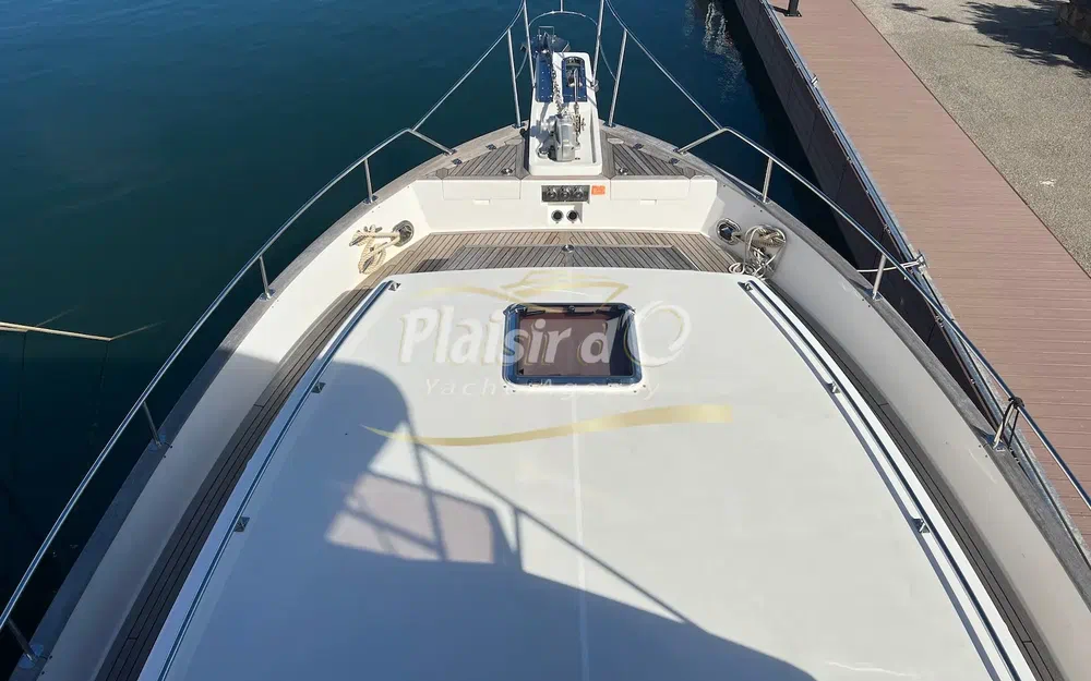 slider 27 Grand Banks 47 Europa