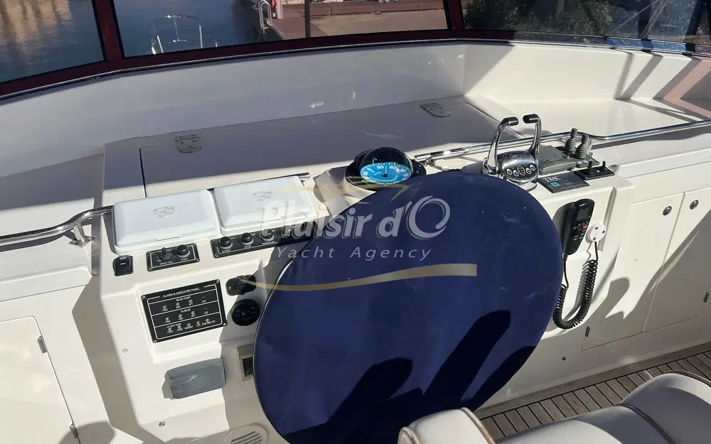 slider 29 Grand Banks 47 Europa