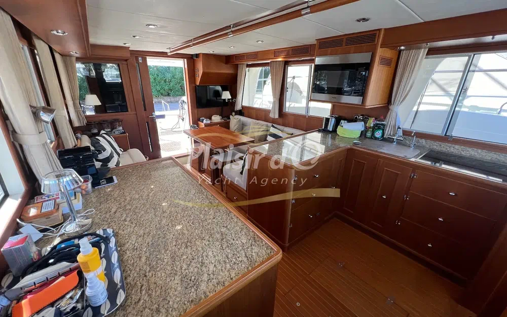 slider 48 Grand Banks 47 Europa