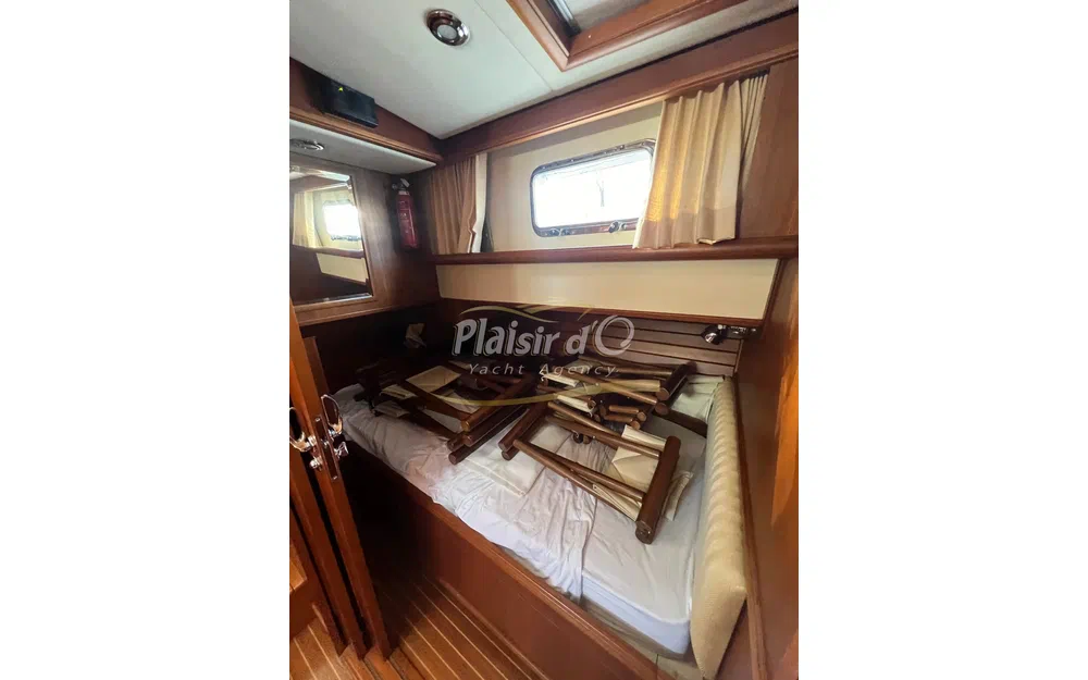slider 53 Grand Banks 47 Europa
