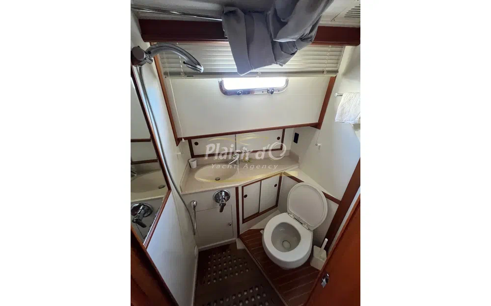 slider 54 Grand Banks 47 Europa