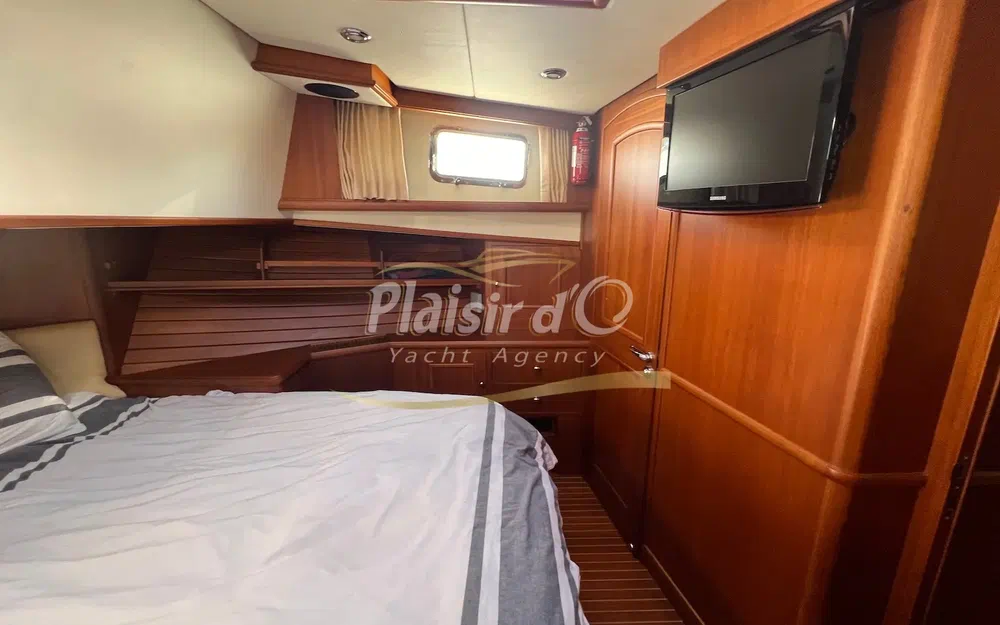 slider 57 Grand Banks 47 Europa