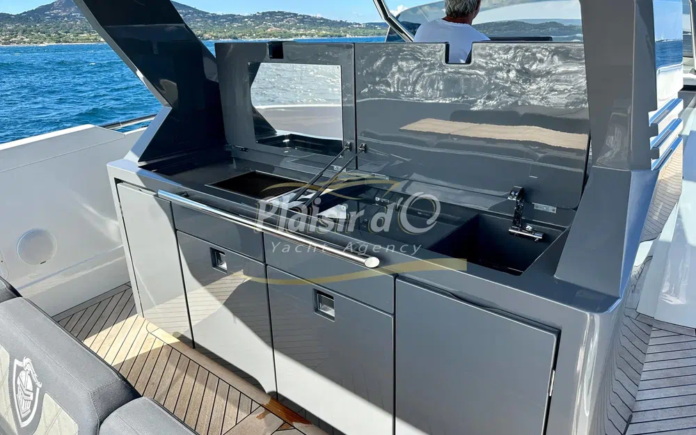 slider 9 Canados Gladiator 493 Grand