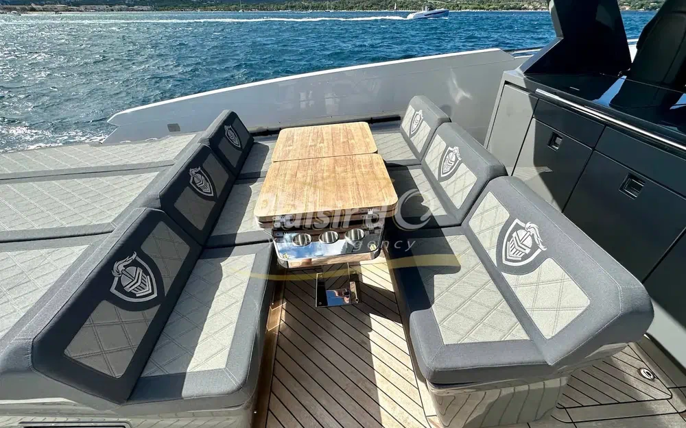 slider 11 Canados Gladiator 493 Grand