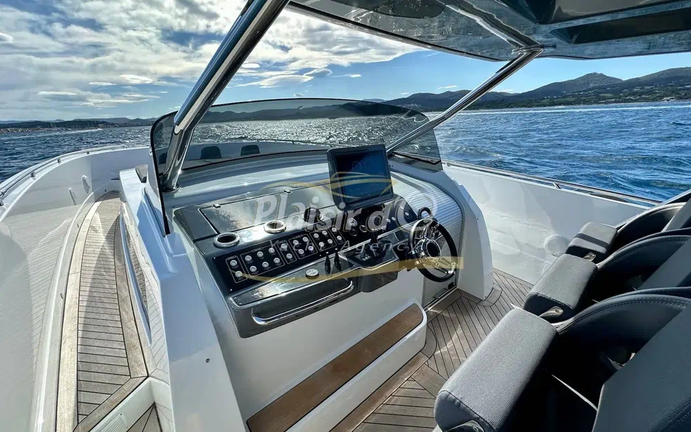 slider 5 Canados Gladiator 493 Grand