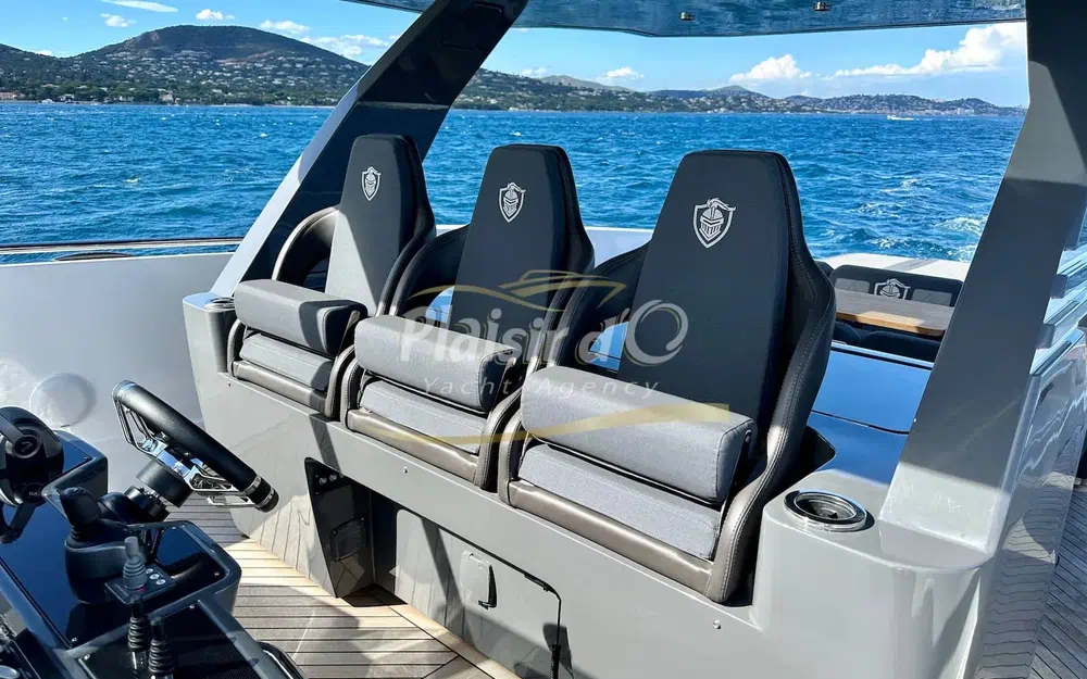 slider 7 Canados Gladiator 493 Grand