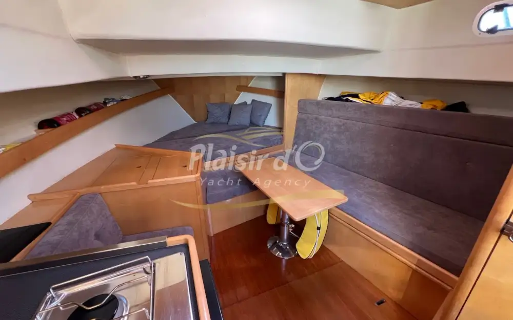 slider 12 Rhea  850 Open
