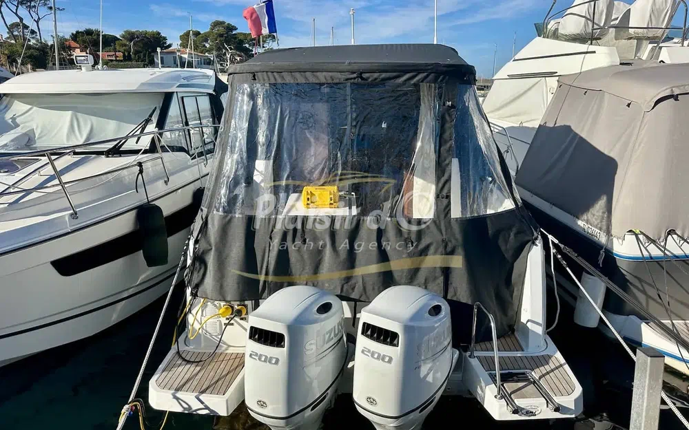 slider 0 Jeanneau Merry Fisher 895