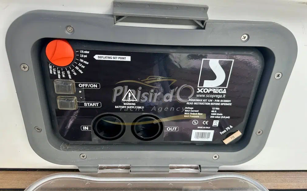 slider 9 Jeanneau Merry Fisher 895