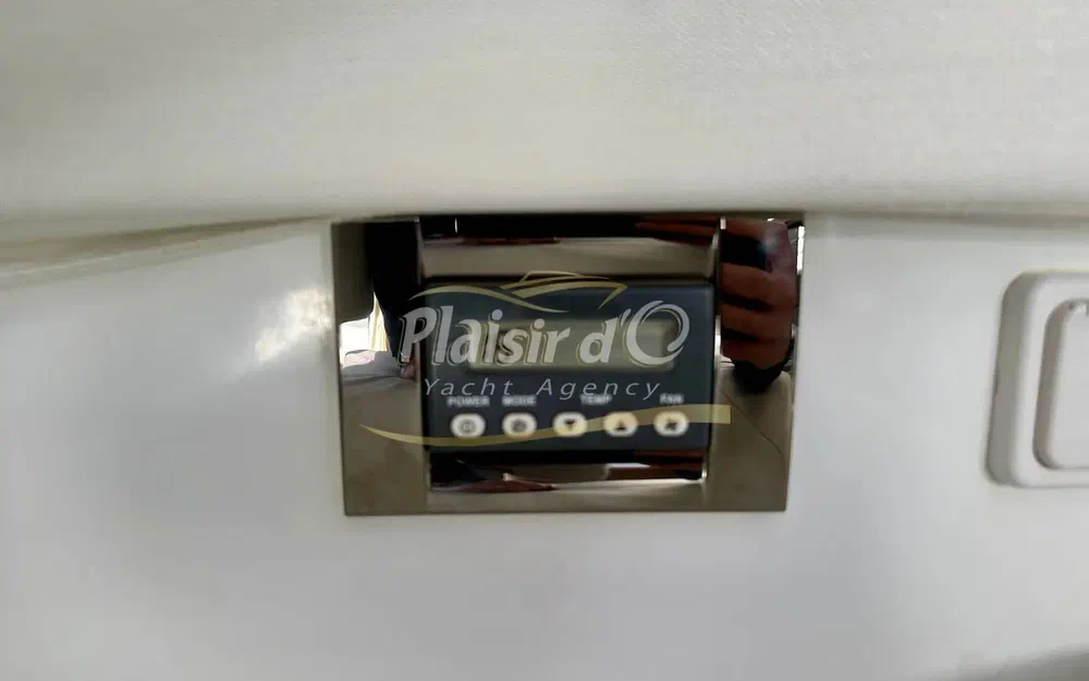 slider 18 Jeanneau Merry Fisher 895