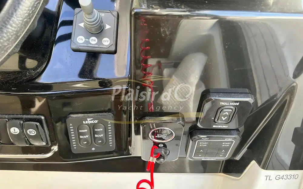 slider 25 Jeanneau Merry Fisher 895