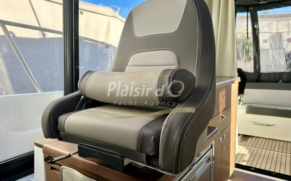 slider 28 Jeanneau Merry Fisher 895