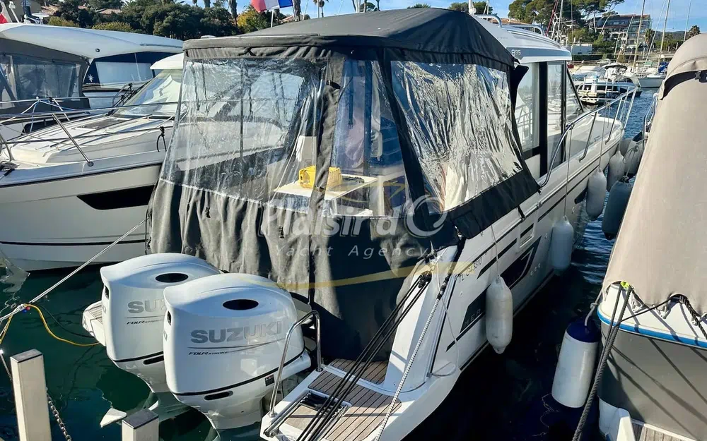 slider 2 Jeanneau Merry Fisher 895