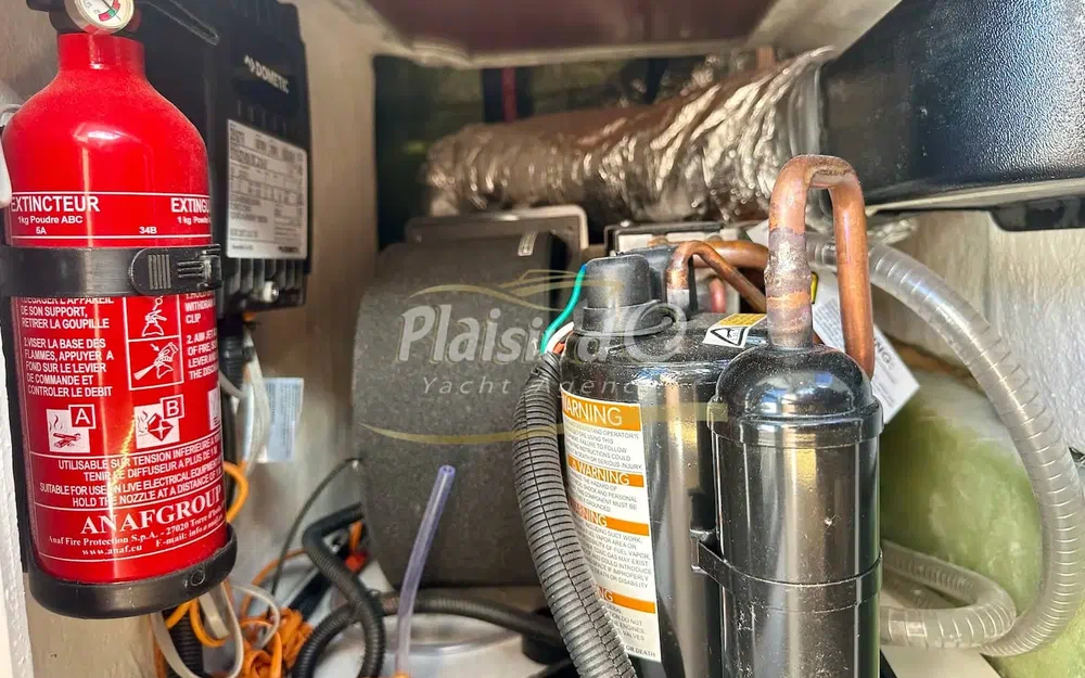 slider 31 Jeanneau Merry Fisher 895