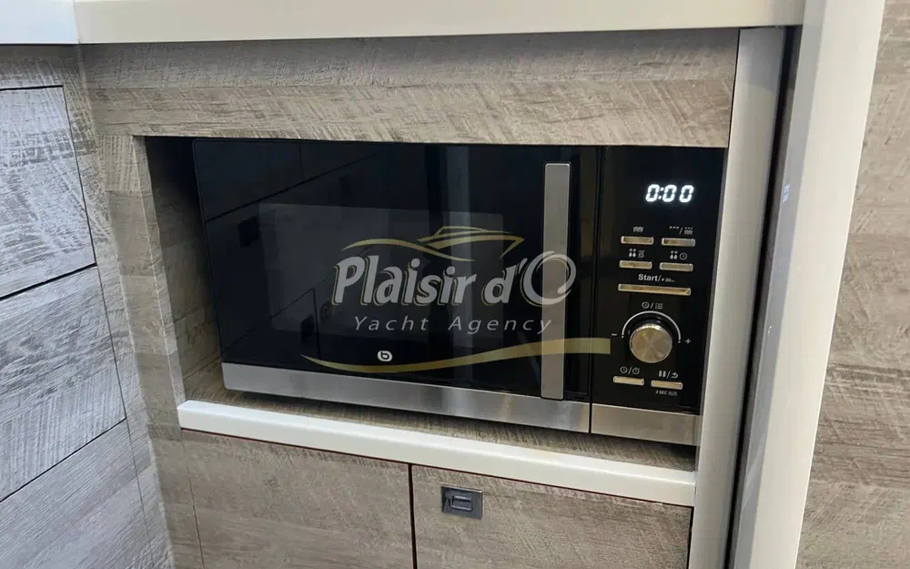 slider 21 Jeanneau Prestige 440