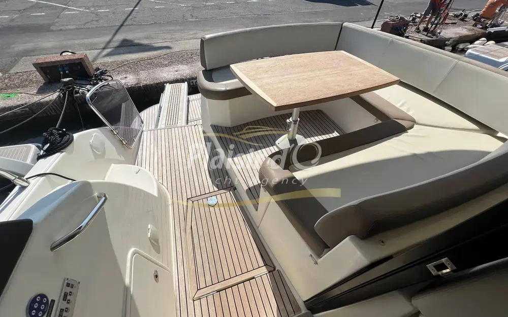 slider 7 Jeanneau Prestige 440