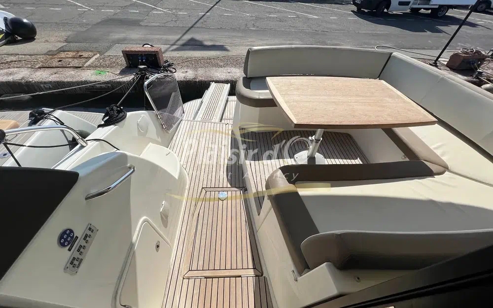 slider 8 Jeanneau Prestige 440