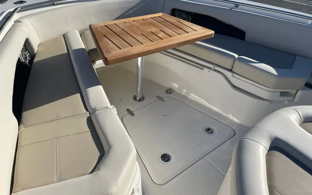 slider 21 Boston Whaler  360 Outrage