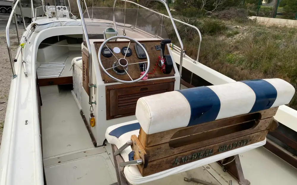 slider 6 Boston Whaler  21 Outrage