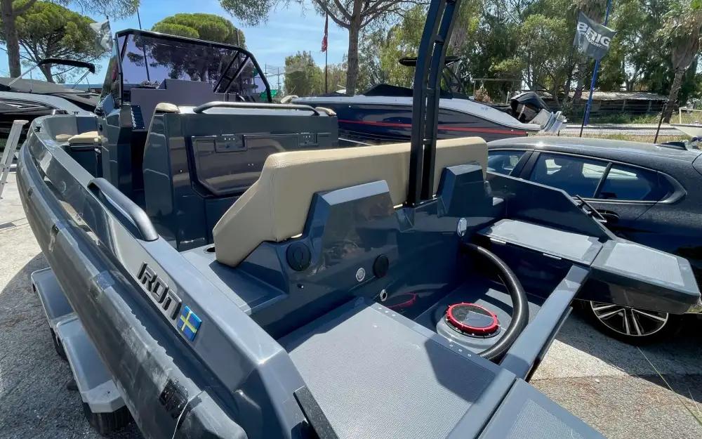slider 6 Iron Boats  647