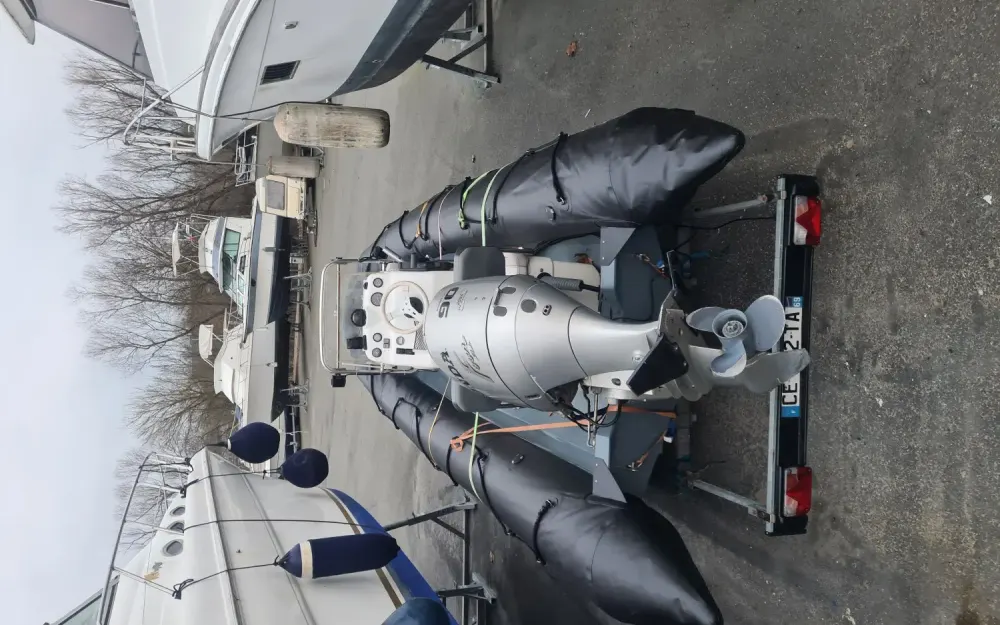 slider 1 Bombard Explorer 550