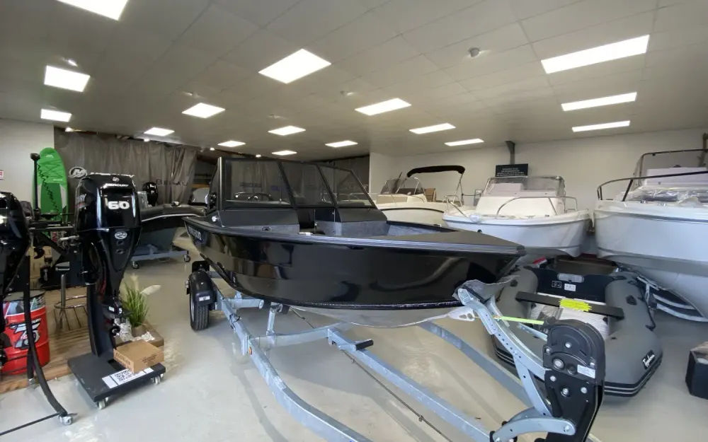PowerboatPowerboat 470 DC