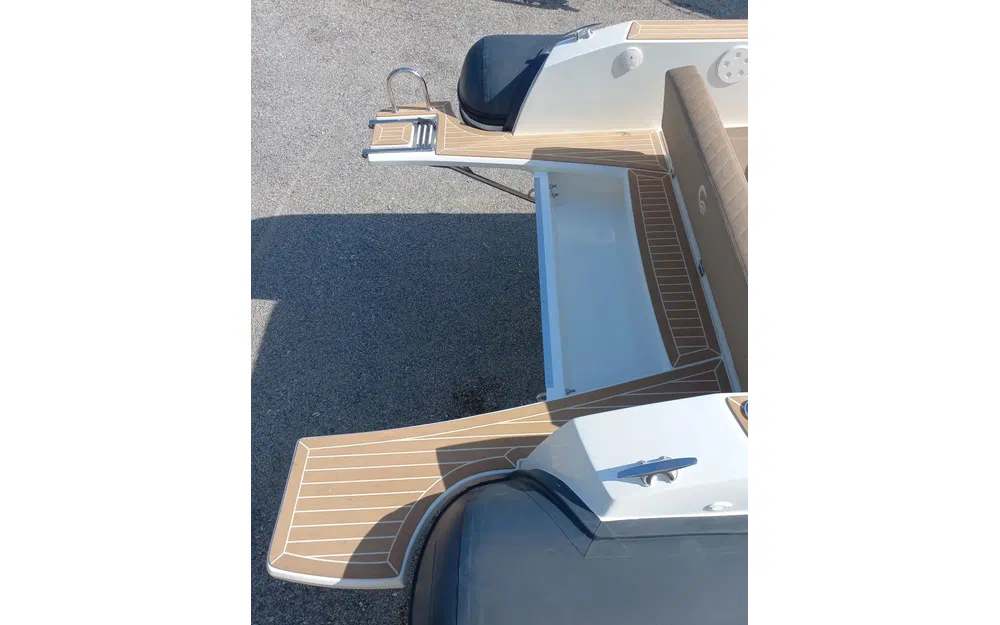 slider 2 Capelli Tempest 900