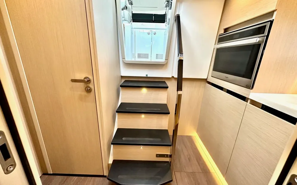 slider 11 Jeanneau DB 43 - null
