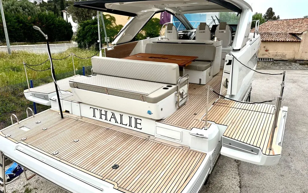 slider 18 Jeanneau DB 43 - null