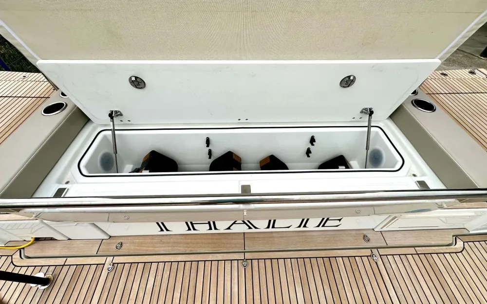 slider 25 Jeanneau DB 43 - null