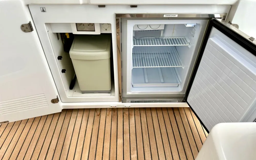slider 28 Jeanneau DB 43 - null