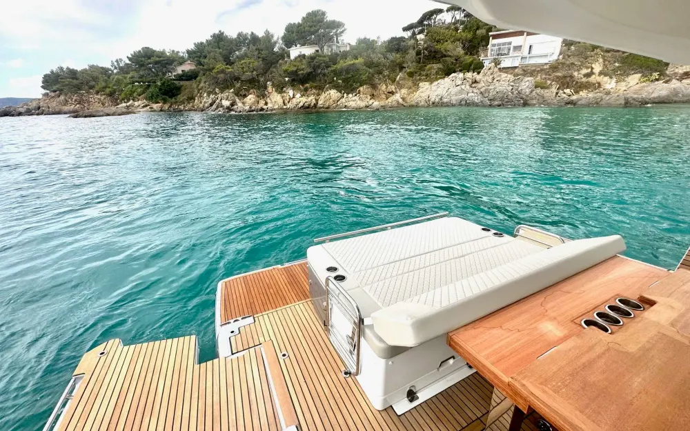 slider 2 Jeanneau DB 43 - null
