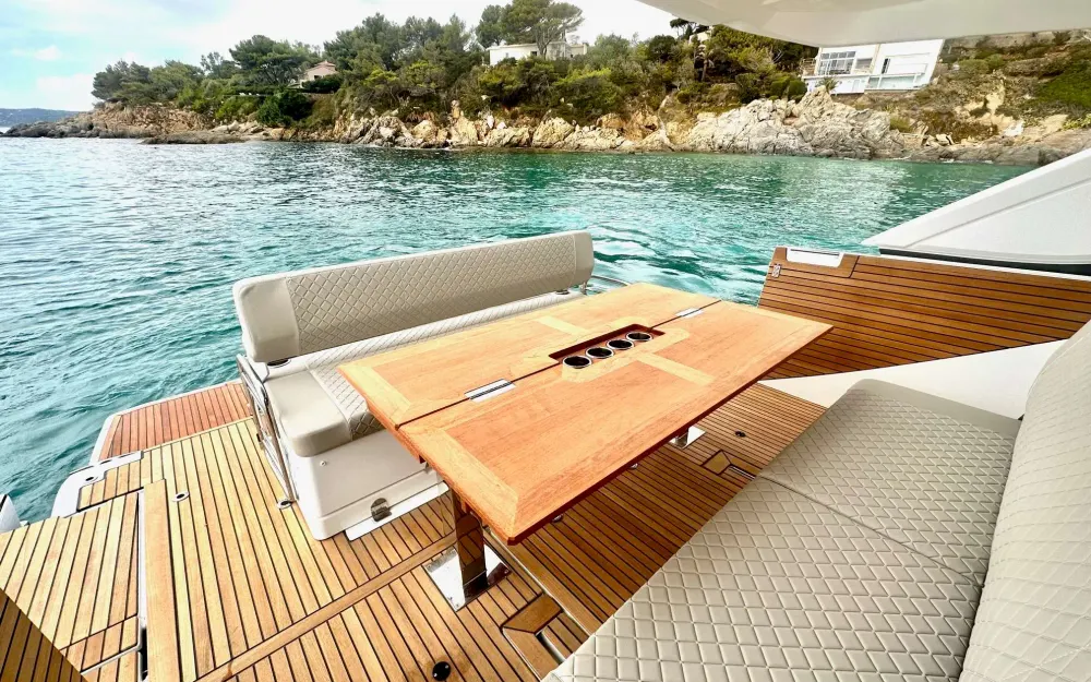 slider 3 Jeanneau DB 43 - null