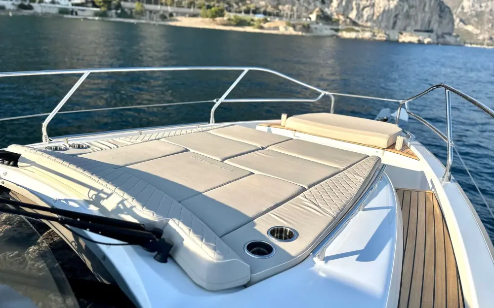 slider 19 Jeanneau DB 43 - null