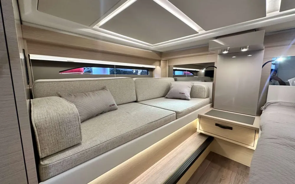 slider 29 Jeanneau DB 43 - null