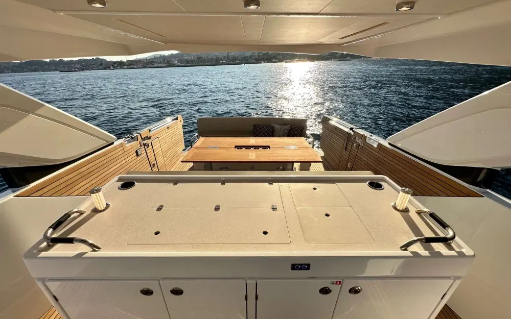 slider 3 Jeanneau DB 43 - null