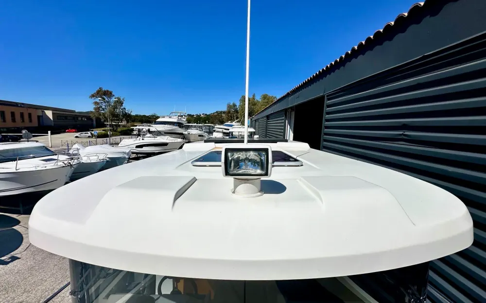 slider 24 Rodman  890 Ventura