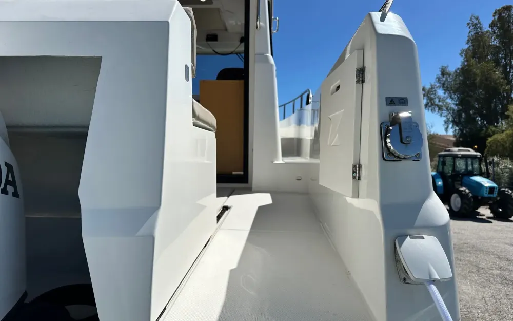 slider 25 Rodman  890 Ventura - null