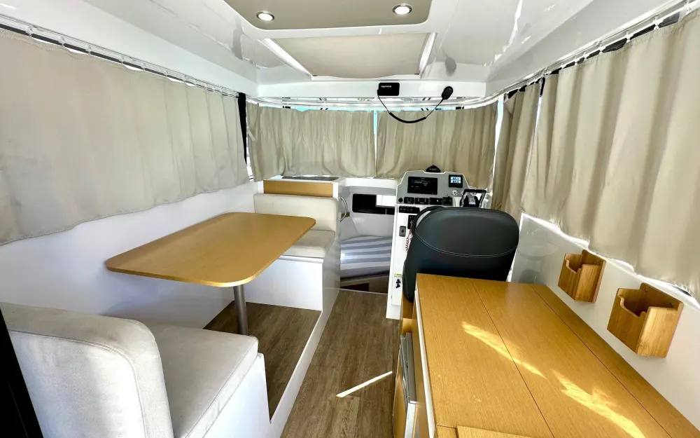 slider 28 Rodman  890 Ventura - null