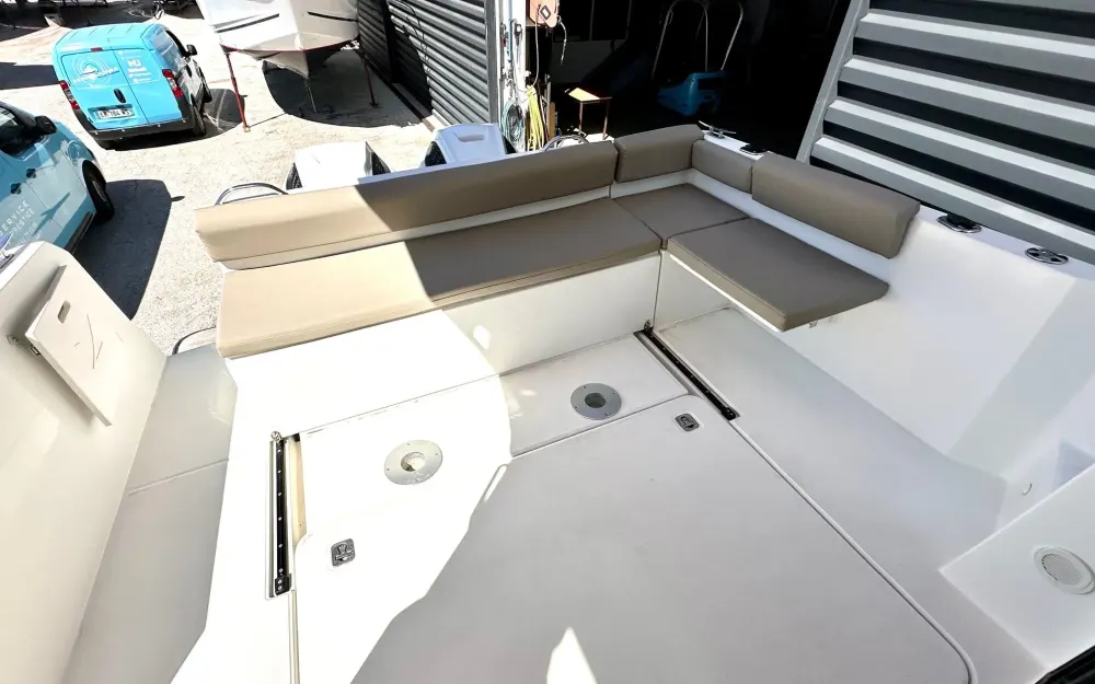 slider 8 Rodman  890 Ventura - null
