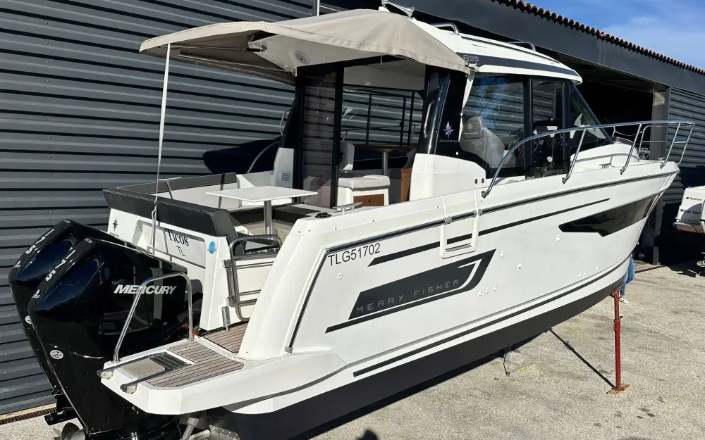 slider 0 Jeanneau Merry Fisher 895