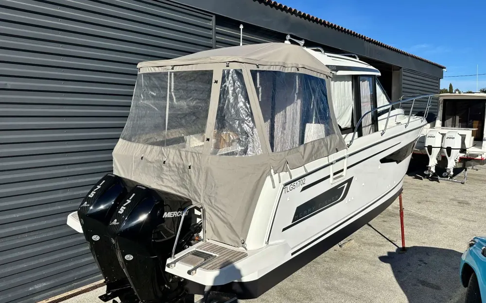 slider 29 Jeanneau Merry Fisher 895 - null