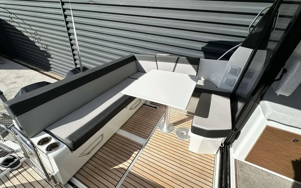 slider 4 Jeanneau Merry Fisher 895