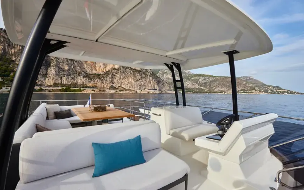 slider 6 Jeanneau Prestige M48 - null