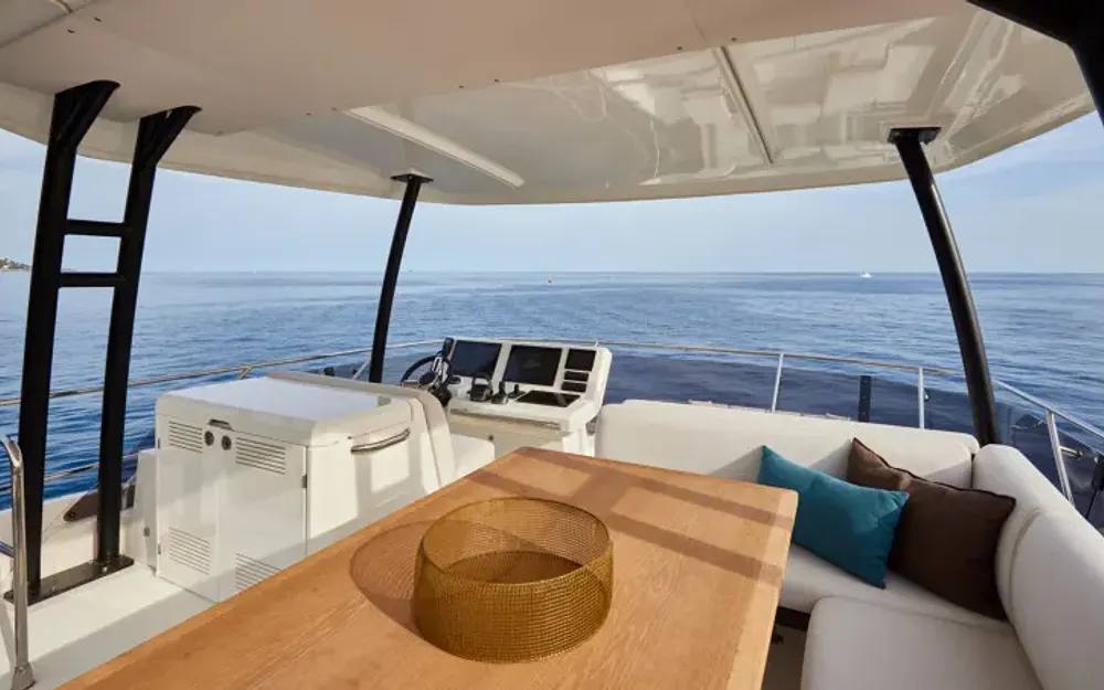 slider 8 Jeanneau Prestige M48 - null