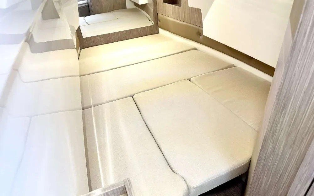 slider 17 Nuova Jolly Prince 33 CC - null