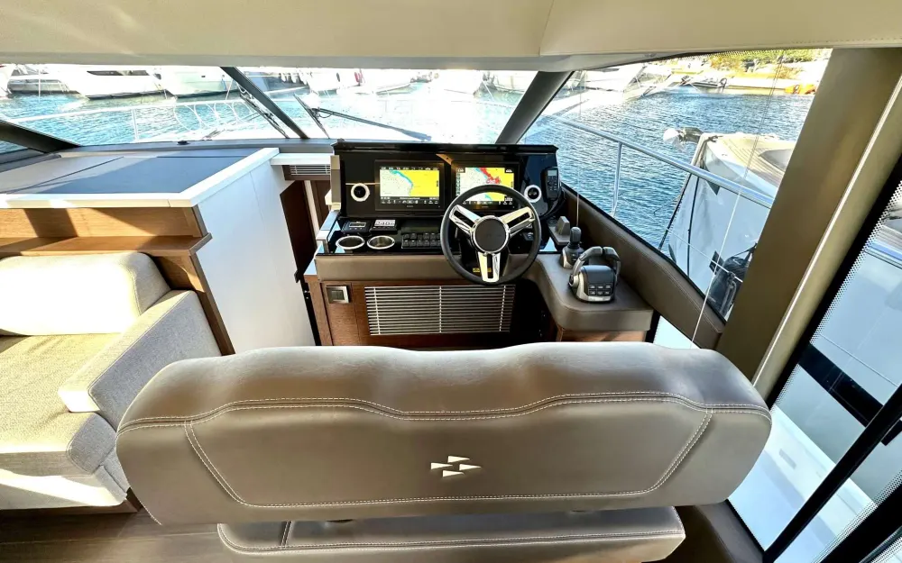 slider 9 Jeanneau Prestige 520 - null