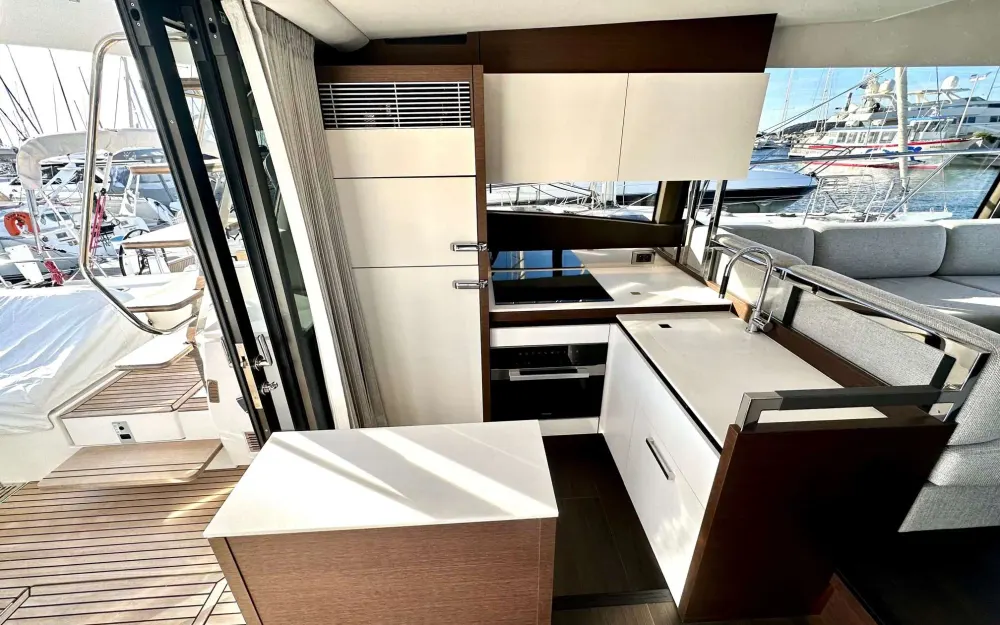 slider 5 Jeanneau Prestige 520 - null