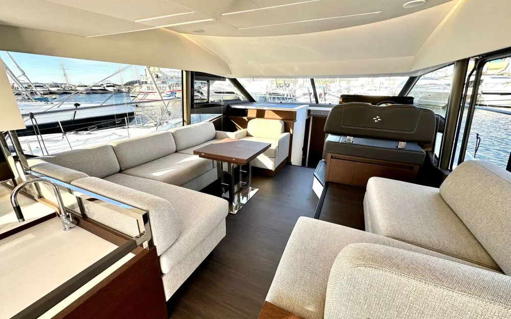slider 6 Jeanneau Prestige 520