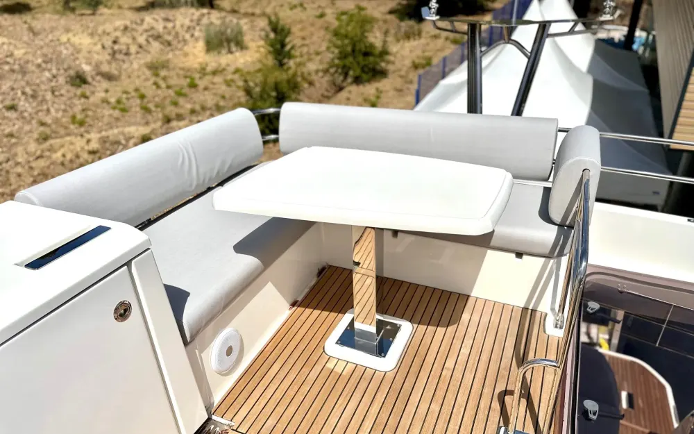 slider 21 Jeanneau Prestige 420 Fly - null